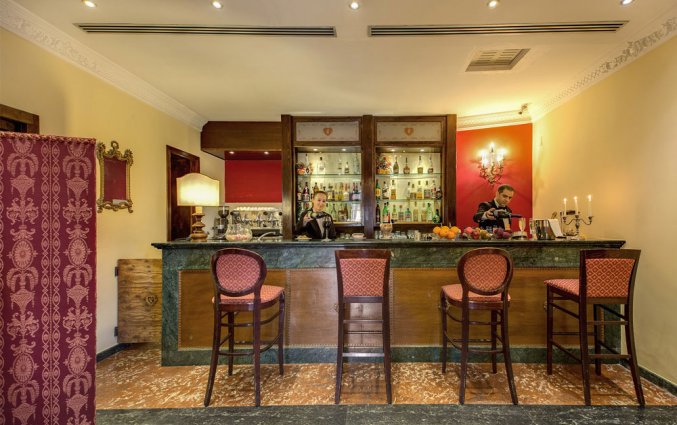 Hotel Grand Villa Politi | bar